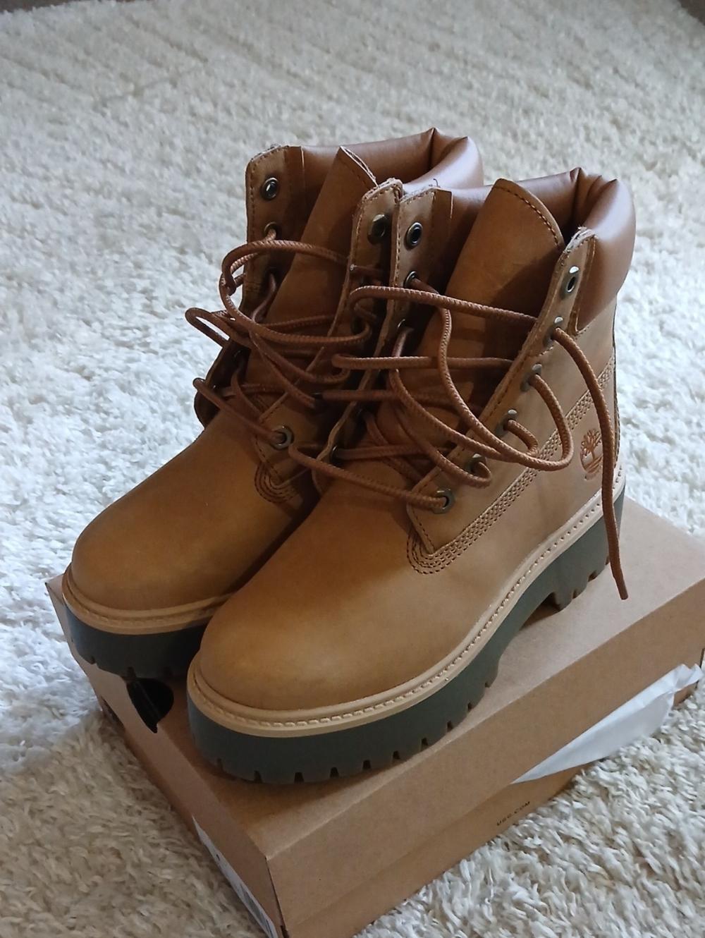 BRAND NEW TIMBERLANDS PLATFIRMS